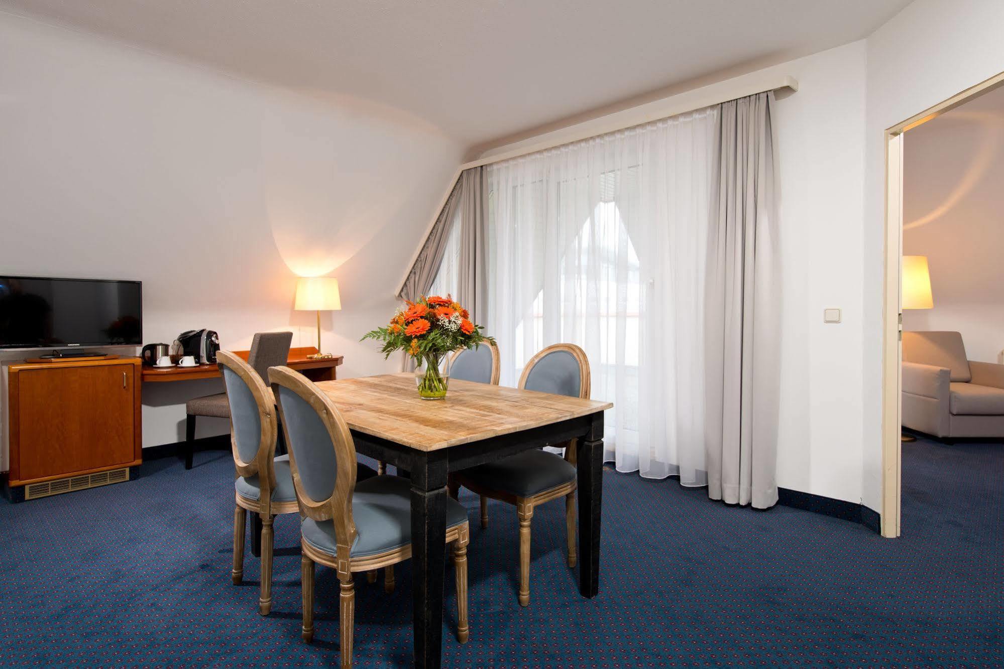 Achat Hotel Neustadt an der Weinstraße Buitenkant foto