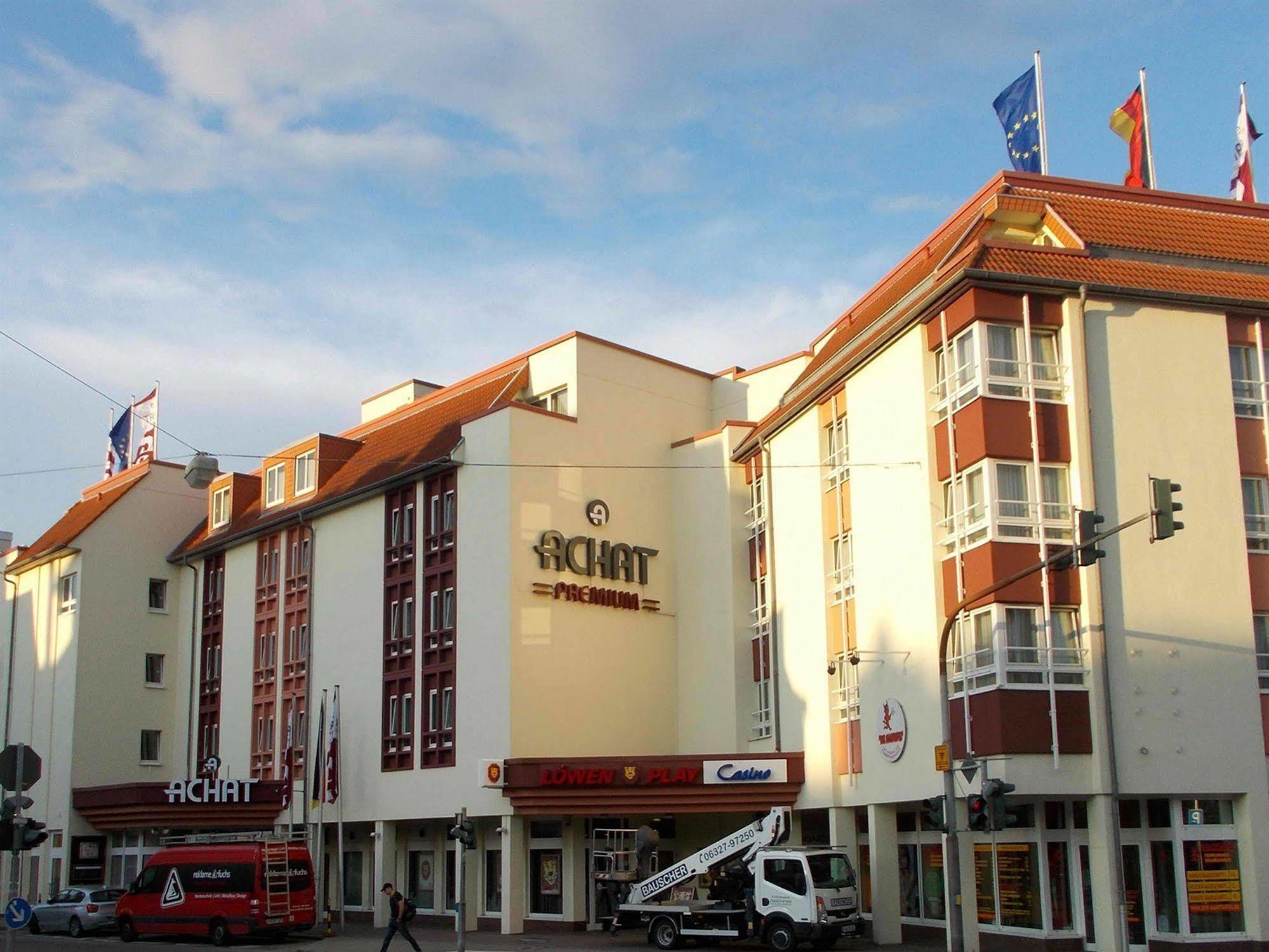 Achat Hotel Neustadt an der Weinstraße Buitenkant foto